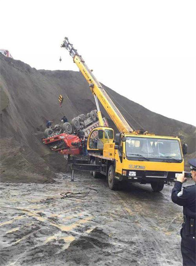 石渠上犹道路救援